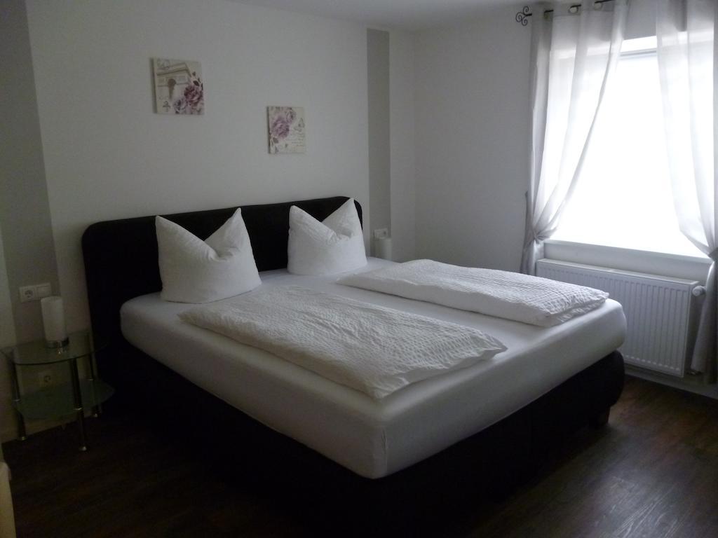 Hotel Garni Reis ทรัยส์-คาร์เดิน ห้อง รูปภาพ