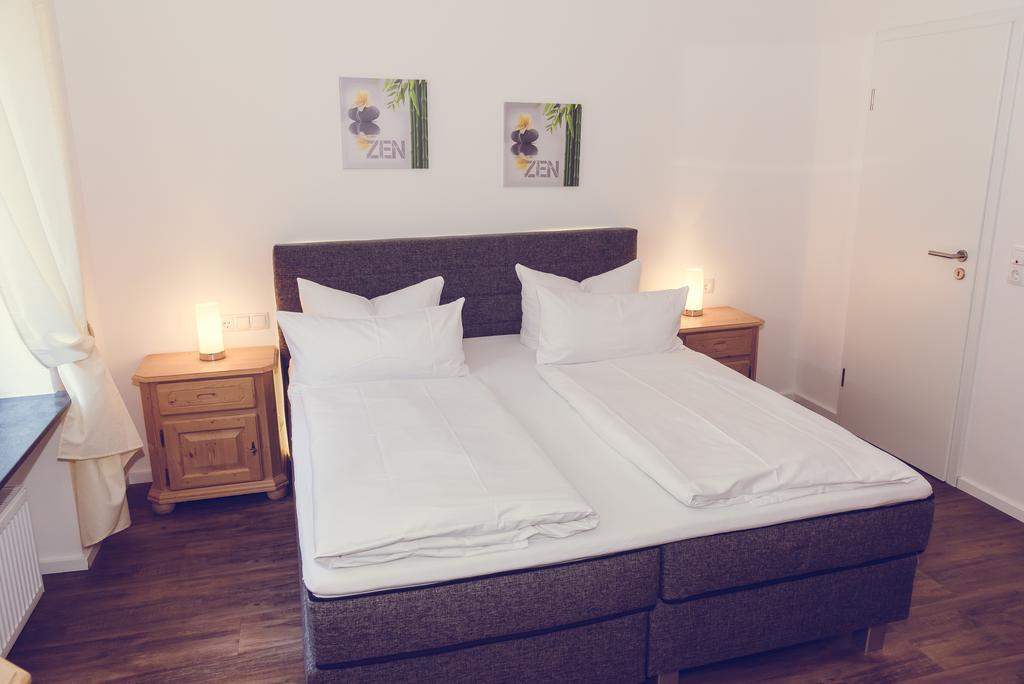 Hotel Garni Reis ทรัยส์-คาร์เดิน ภายนอก รูปภาพ